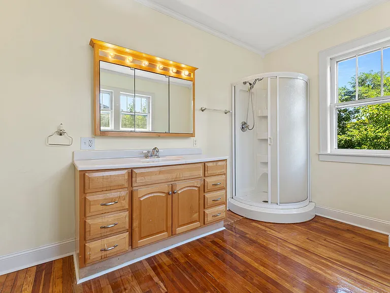 bathroom/shower