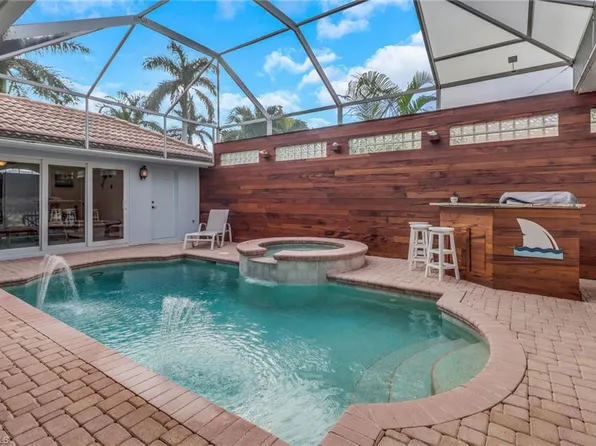 1309 Briarwood Ct, Naples, FL 34104