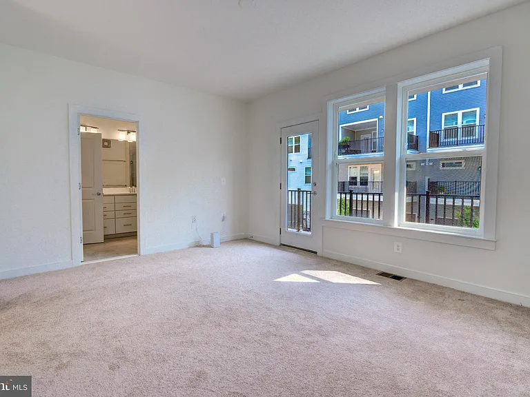 16108 Frederick Rd — Photo 40