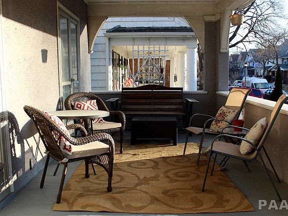 2nd image of 1208 N Maplewood Ave