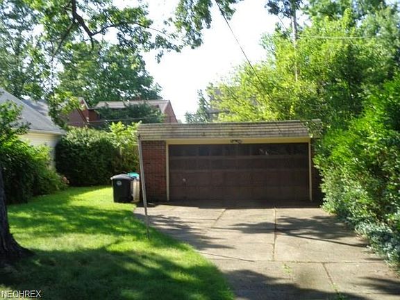 3rd image of 17013 Laverne Ave