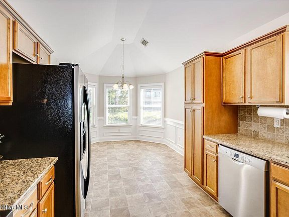 5th image of 1213 Derby Lane