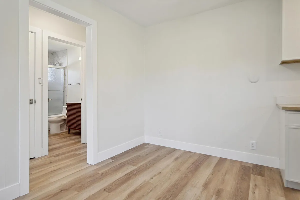Building Photo - 3441 Laguna Ave #2