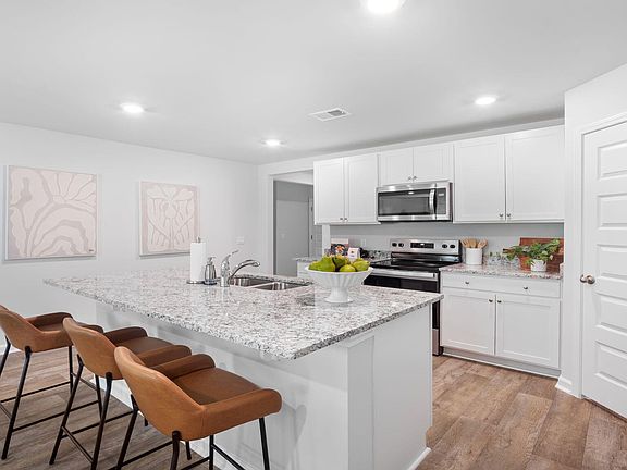 5th image of 39 Pollen Dr