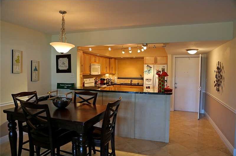 2nd image of 3031 NE 51st St APT 203W