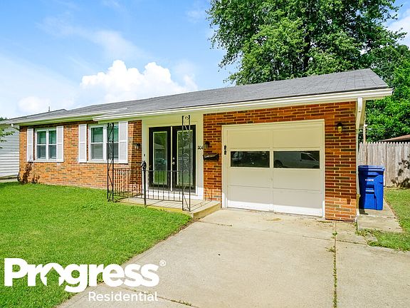 4th image of 1104 Carrousel Dr E