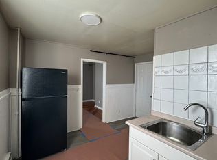 4 John St #2B, Waterbury, CT 06708