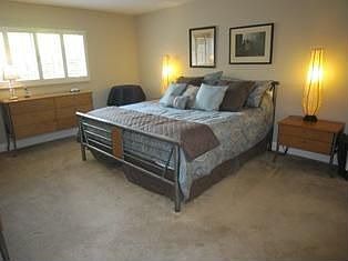 5th image of 2827 E Calaveros Dr
