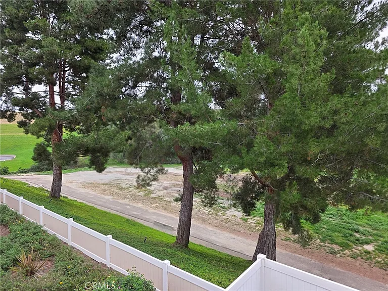 26296 Los Viveros — Photo 13