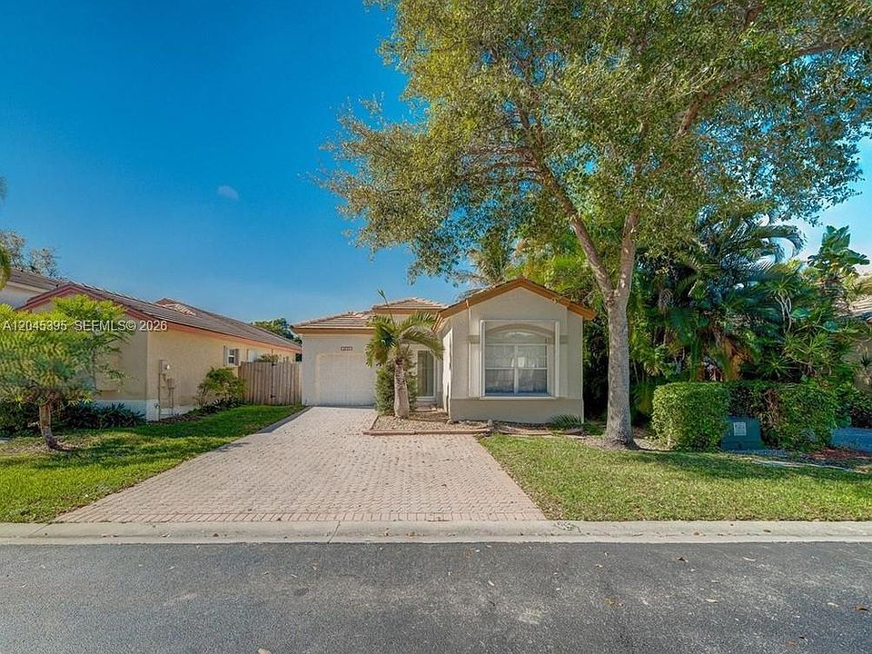 1st image of 2924 NW 99th Pl