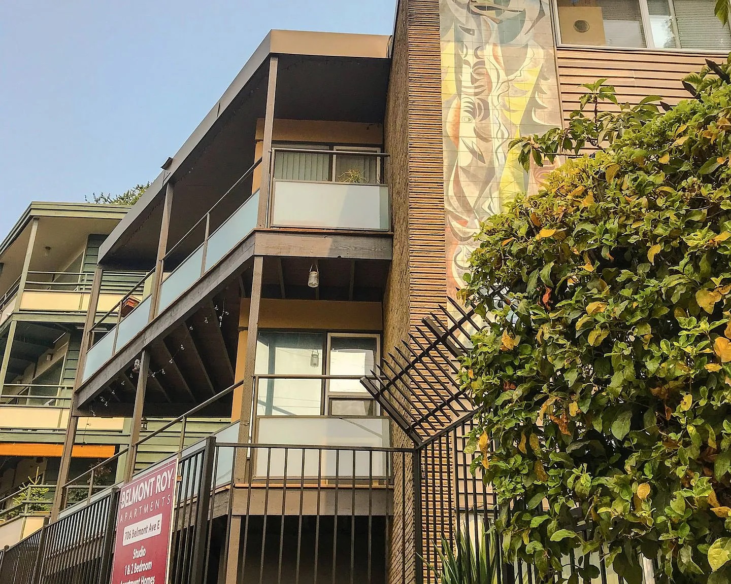 Belmont Roy Apartments — Photo 2