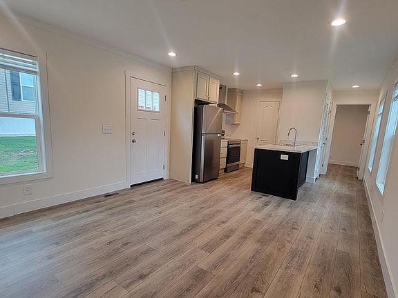 5th image of 55 Sugar Maple Dr #55