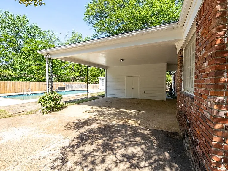 1539 Brookside Dr — Photo 24