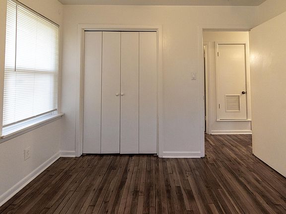 4th image of 1202 Greenwood Ave