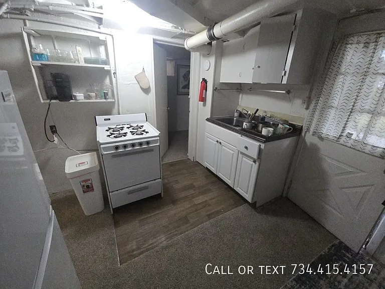 906 Packard St #4 — Photo 8