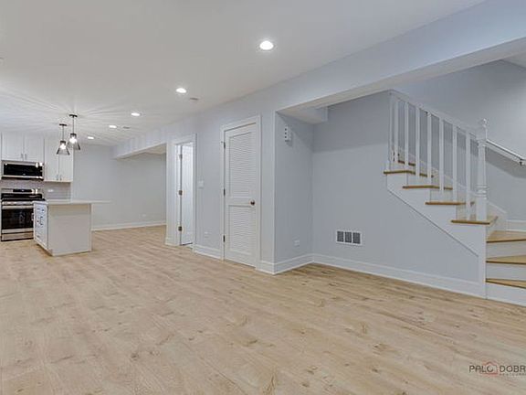 3rd image of 1746 N California Ave #Ch