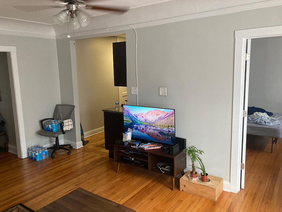 1st image of 6522 N Glenwood Ave APT 2E