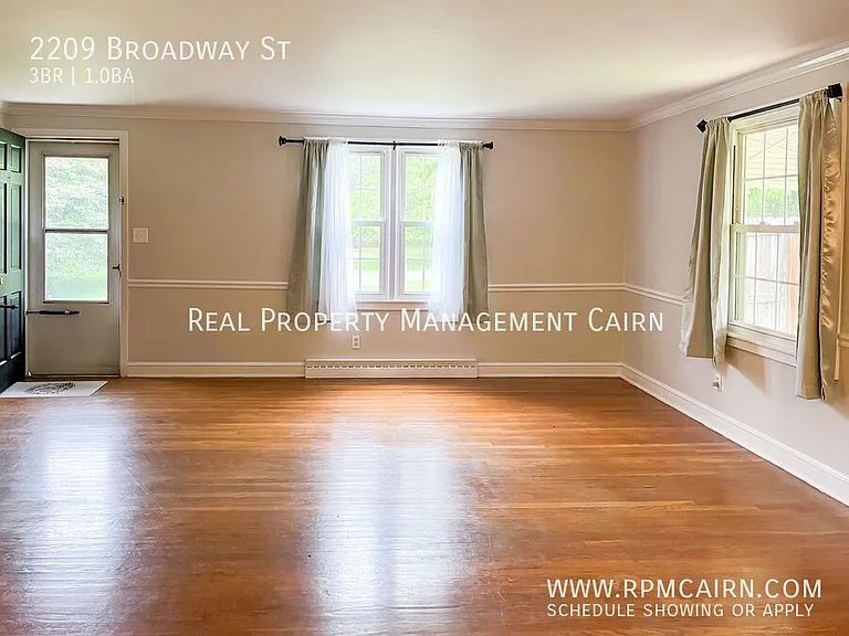 2209 Broadway St — Photo 6