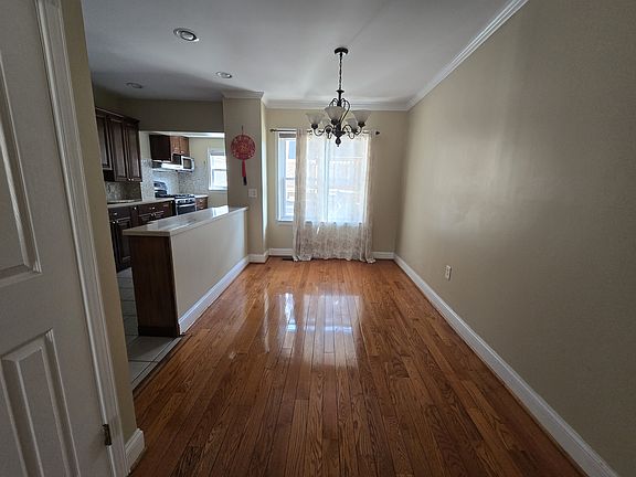 5th image of 810 Johnston St