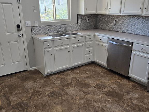 5th image of 3206 Santa Fe Ave