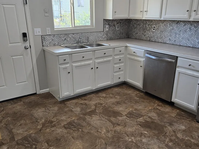 3206 Santa Fe Ave — Photo 5