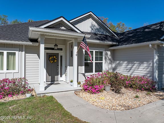 3rd image of 290 SW FIELDSTONE Court