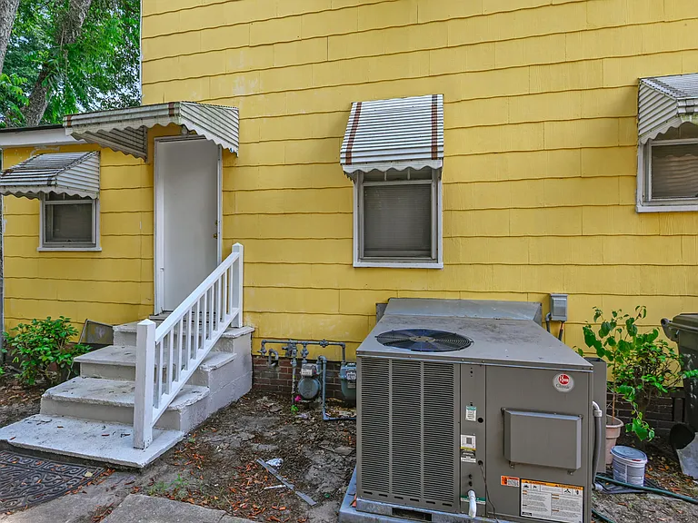 3530 Admiral Dr #UPSTAIRS — Photo 3