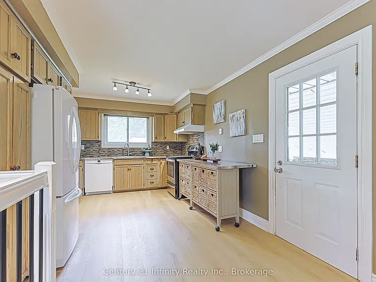 7 Robmar St — Photo 5