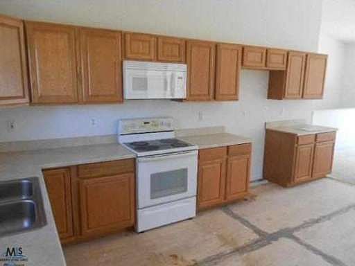 3rd image of 28917 Felician St