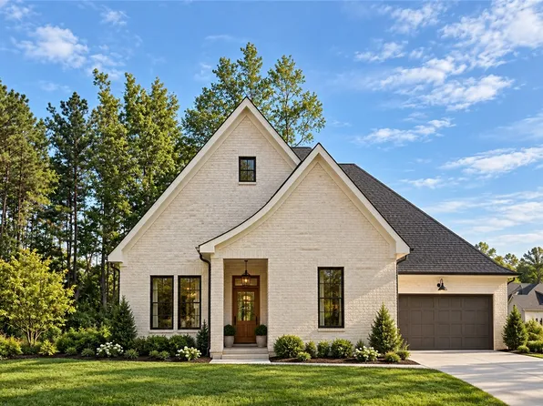 1097 Hogan Dr, Auburn, AL 36830