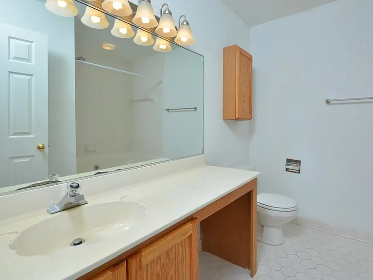 425 Summerwalk Cir — Photo 34