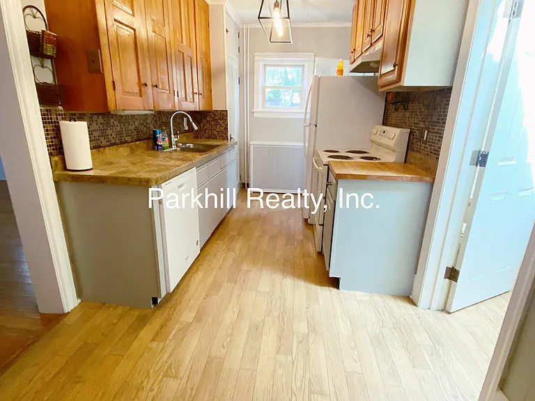 641 George St — Photo 7