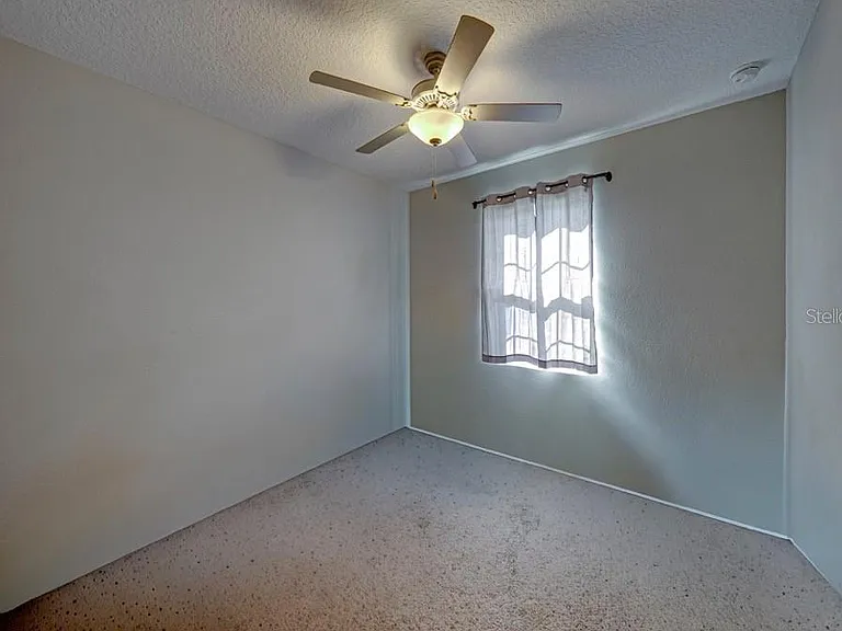 295 Lake Smart Cir — Photo 7