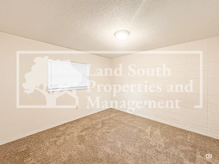 817 W Carole St #14 — Photo 8