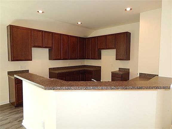 5th image of 2836 Saint Bernard Dr
