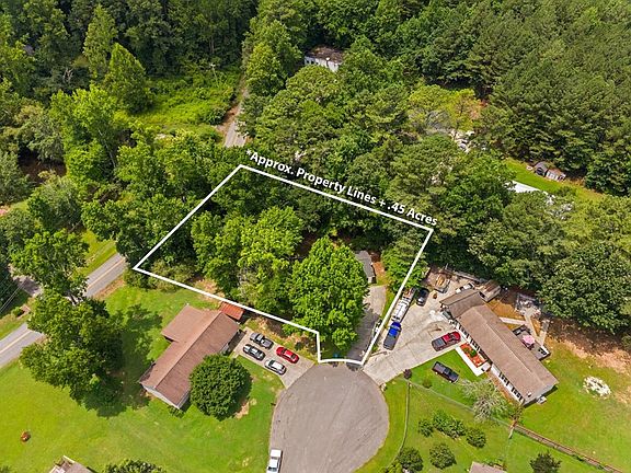 2nd image of 629 Mahogany Ln NW