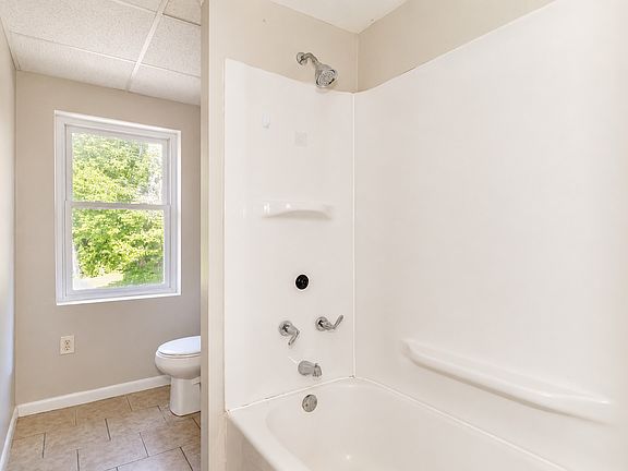 2nd image of 148-50 W Midland Ave #150