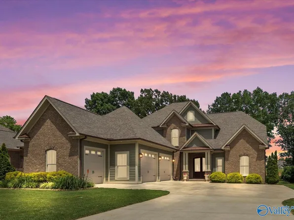 14318 Muirfield Dr, Athens, AL 35613