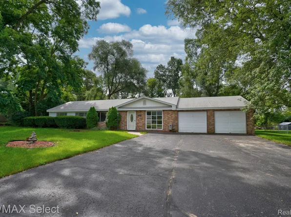 6181 Ascension St, Clarkston, MI 48348