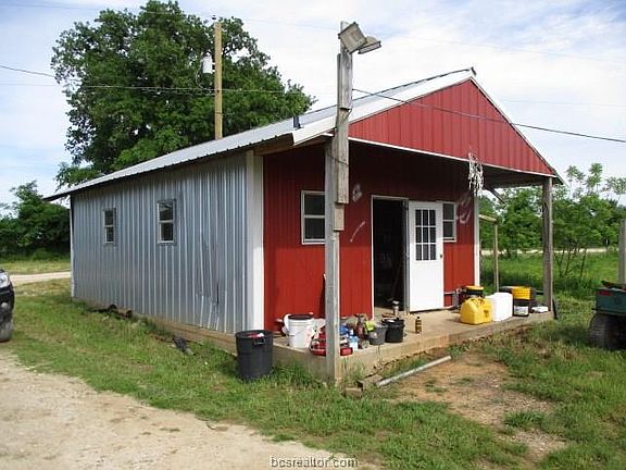 3rd image of 16972 Highway 79 W