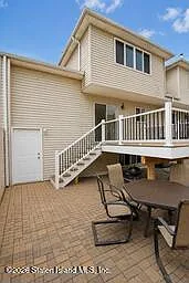 18 Lucy Loop — Photo 42