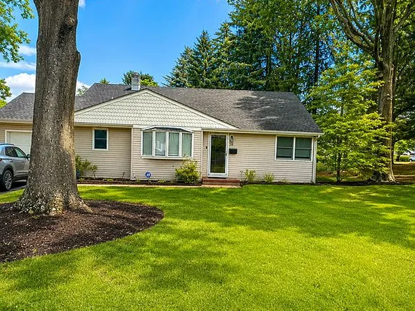 34 Miller Ave, Holmdel, NJ 07733