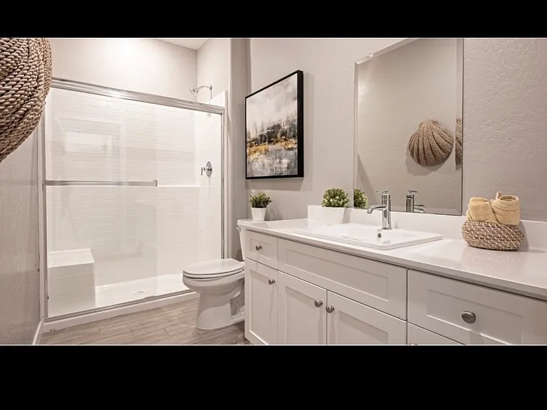 1752 N Sophia St — Photo 11