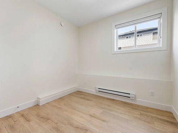 5th image of 8585 Forest Gate Dr