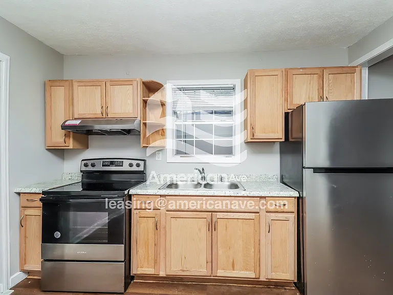 1542035_004_kitchen_5.jpg