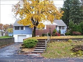 1st image of 17 Shady Ln