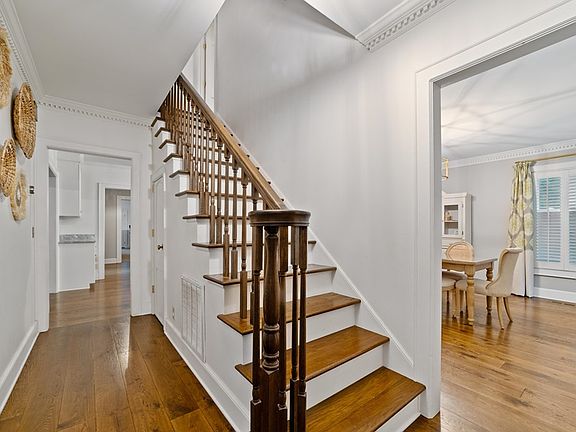 5th image of 1905 Francis St