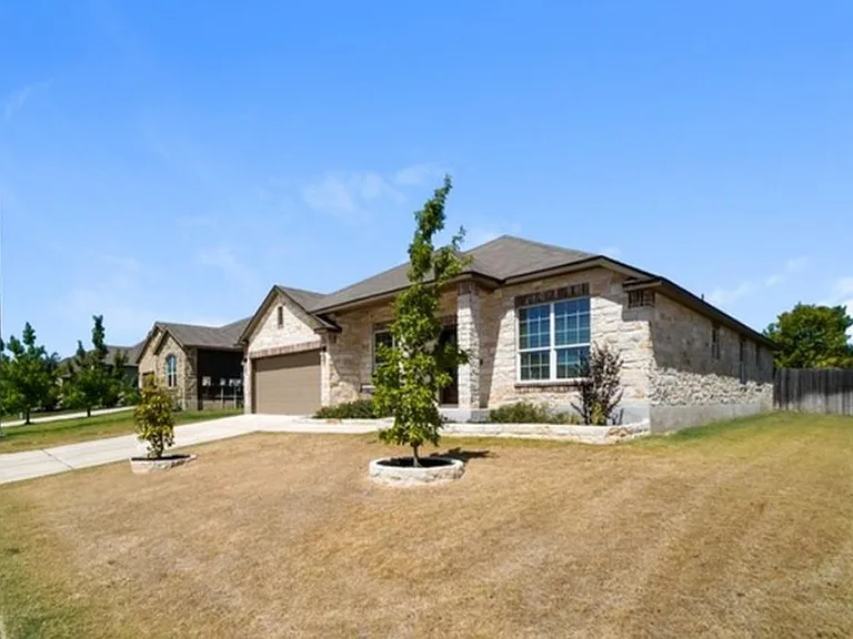 945 Cypress Ml — Photo 20