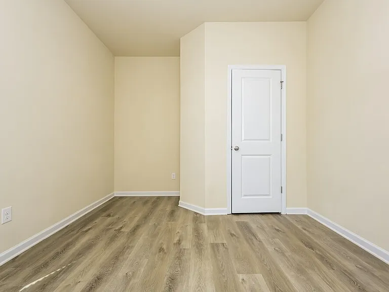 291 Hamilton Pointe Dr — Photo 17