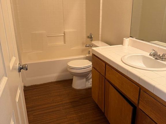 5th image of 1035 N Wisconsin Way #B
